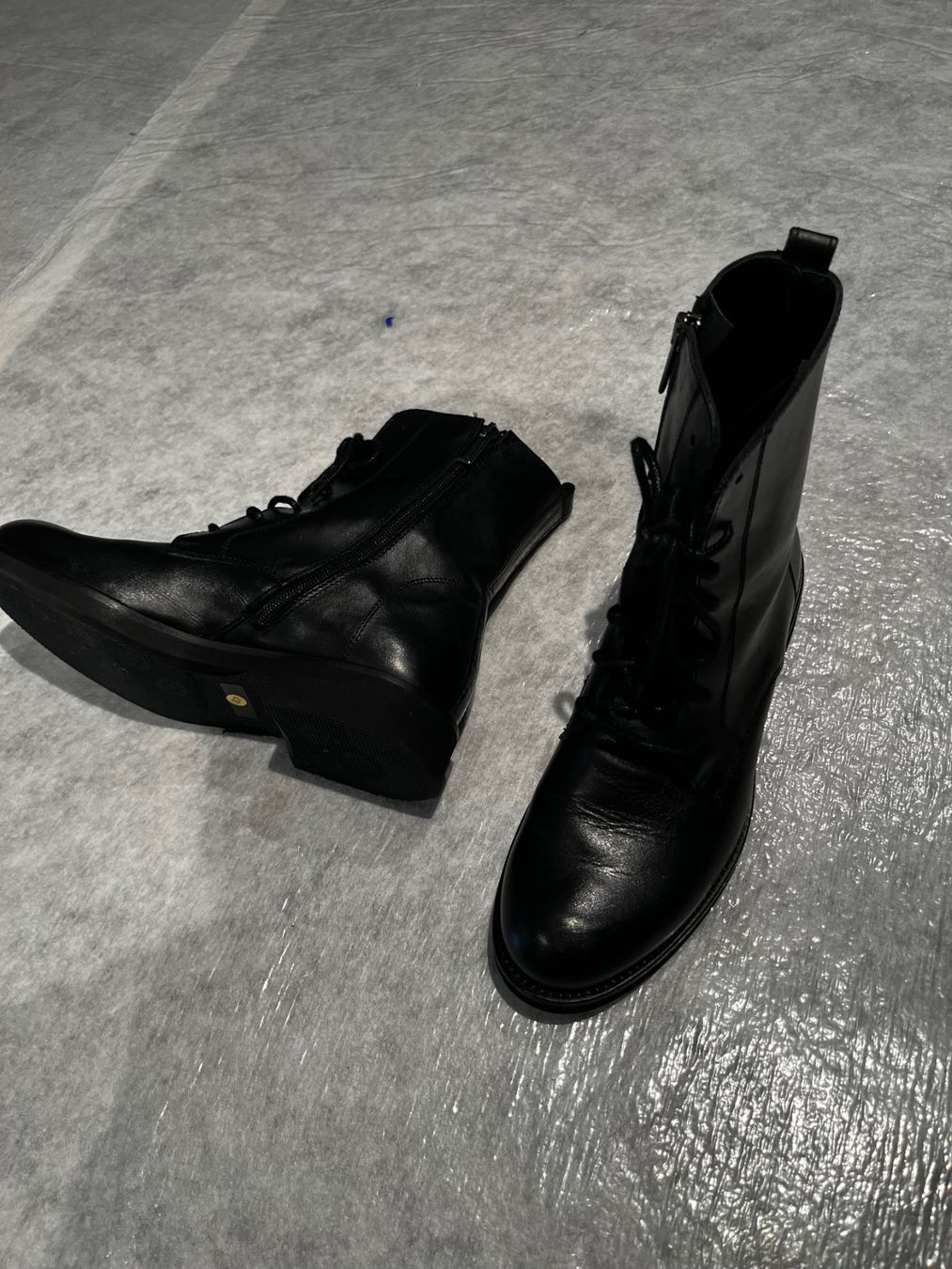 Scarpe da donna: Lederboots von Day – Usato da Herrliberg venduto da Optosonic 3