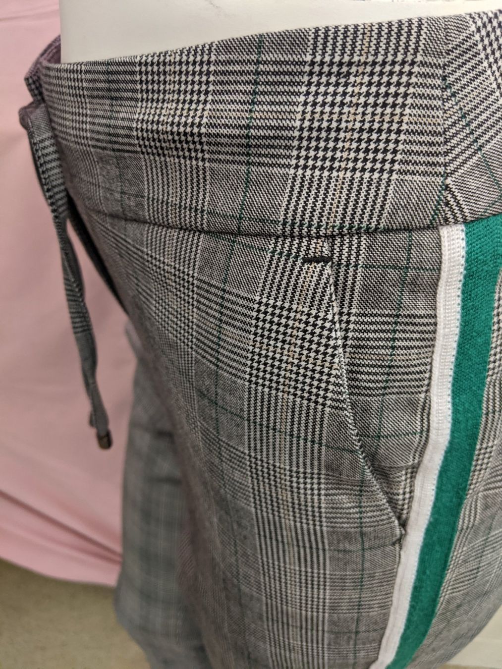 Comma Pantaloni: Damenhose GR 36 – Nuovo (secondo la descrizione) da Langnau am Albis venduto da Judithsebi 2
