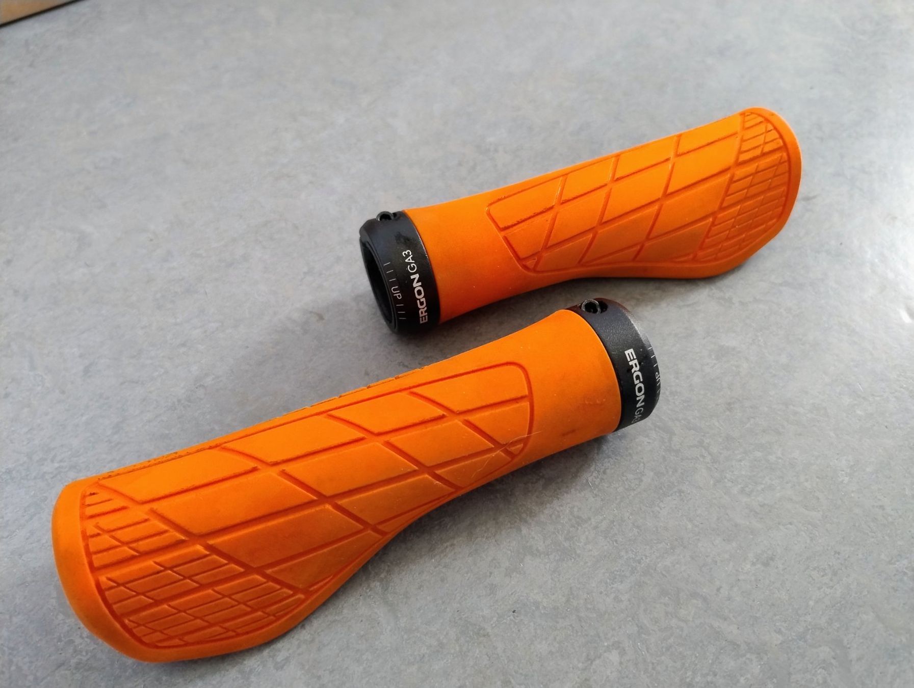 Ergon Pezzi di ricambio: Ergon GA3 Large Lenkergriffe - juicy orange -  Large – Usato da Beckenried venduto da SCHEMA79