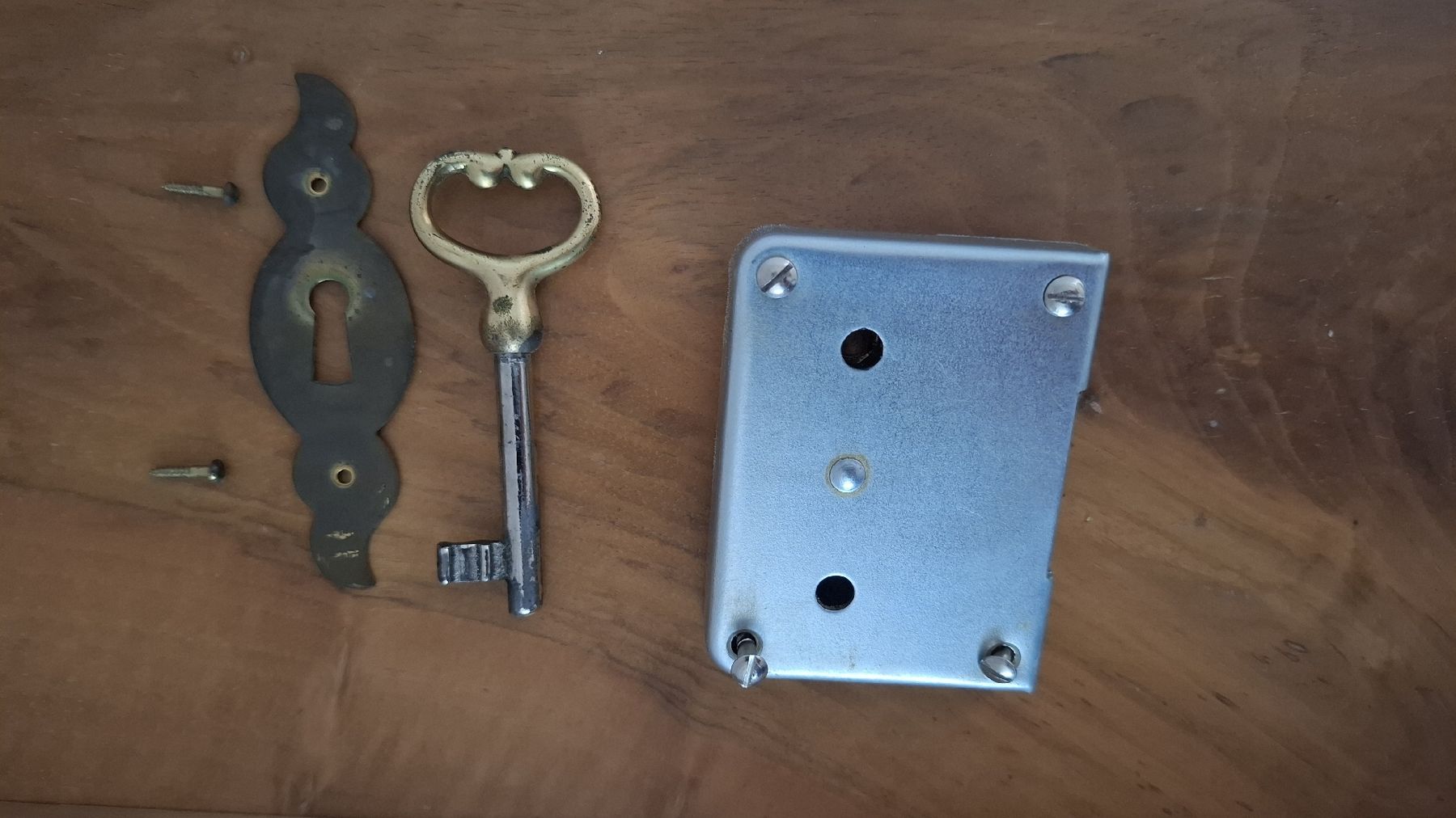 Cadenas: 2 Möbelschlösser ESA normal  – D'occasion à Wabern par Azzulitta