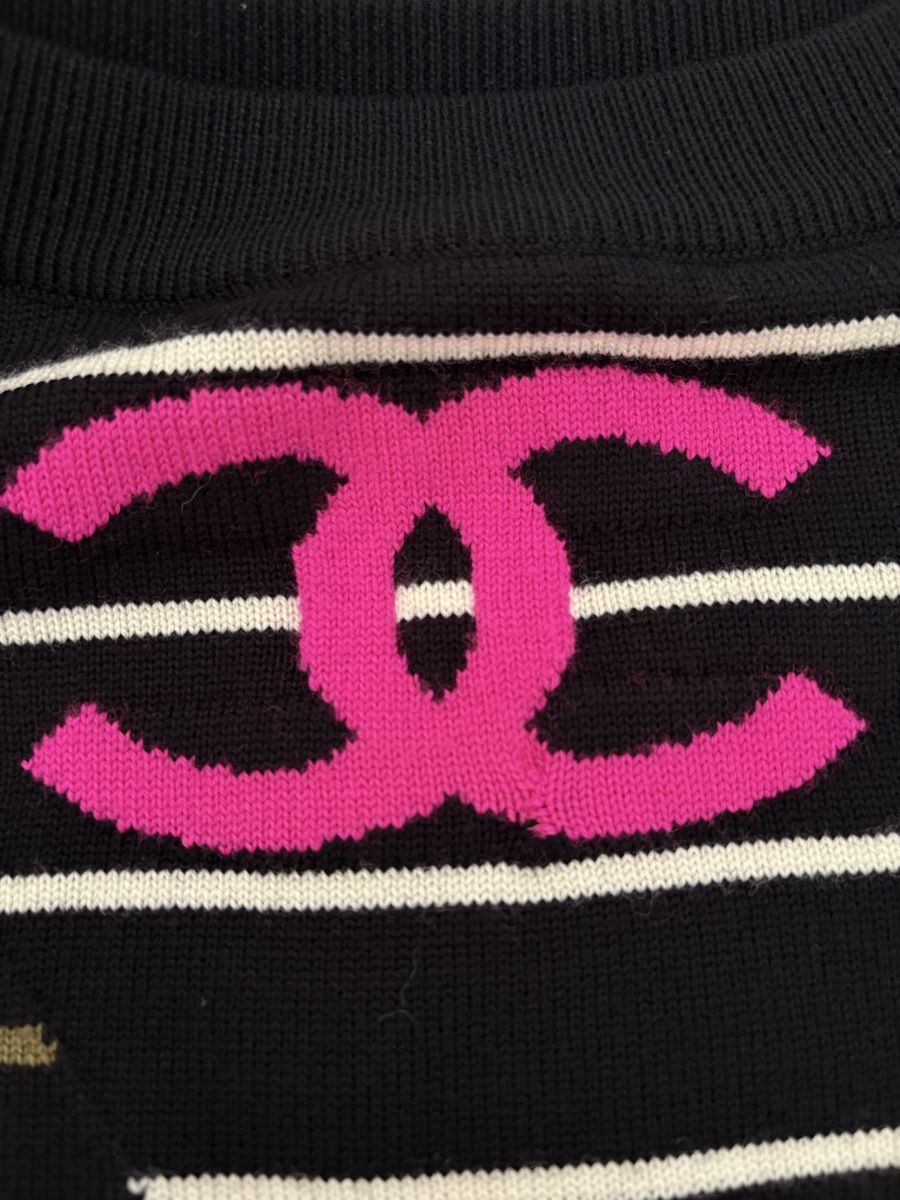 Chanel Tops: Chanel 100%wool knit – Gebraucht aus Frauenfeld von Classiclover 6