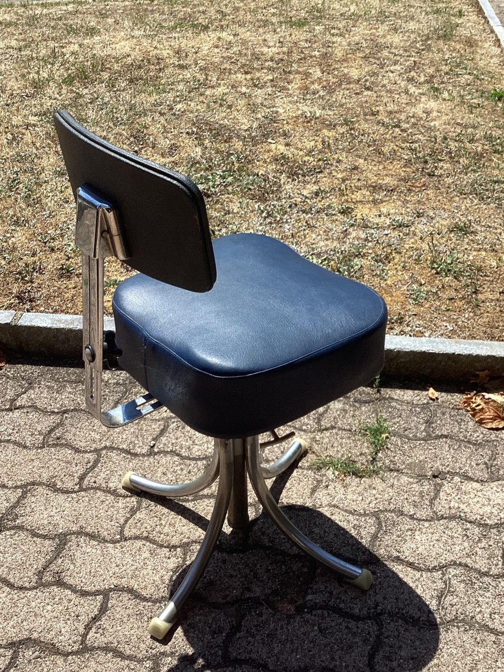 Stühle: Chaise de bureau en cuir – Gebraucht aus DELéMONT von phi_nono 1