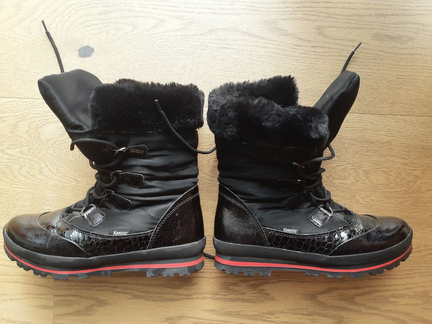 Scarpe da donna: Bottes de neige – Usato da Montreux venduto da kubo 1