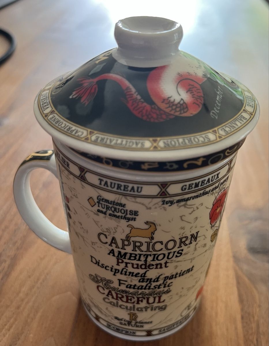 Tassen: Tasse Steinbock mit Deckel und Sieb – Gebraucht aus Luzern von korallkrabba 2