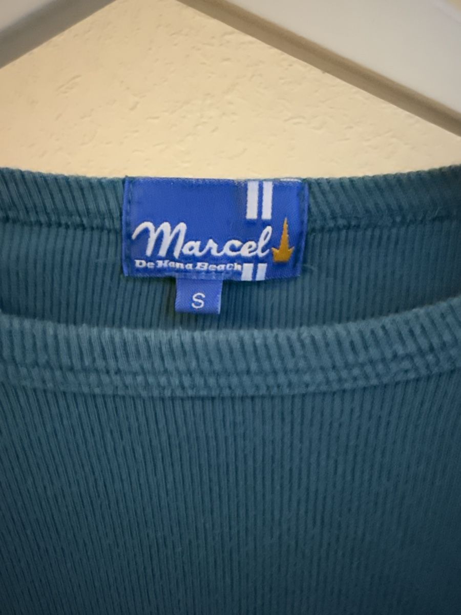 T-shirt: T-shirt/pull vintage bleu canard patch épaule Marcel, t.36/S – Usato da Tavannes venduto da Thriftshop 7
