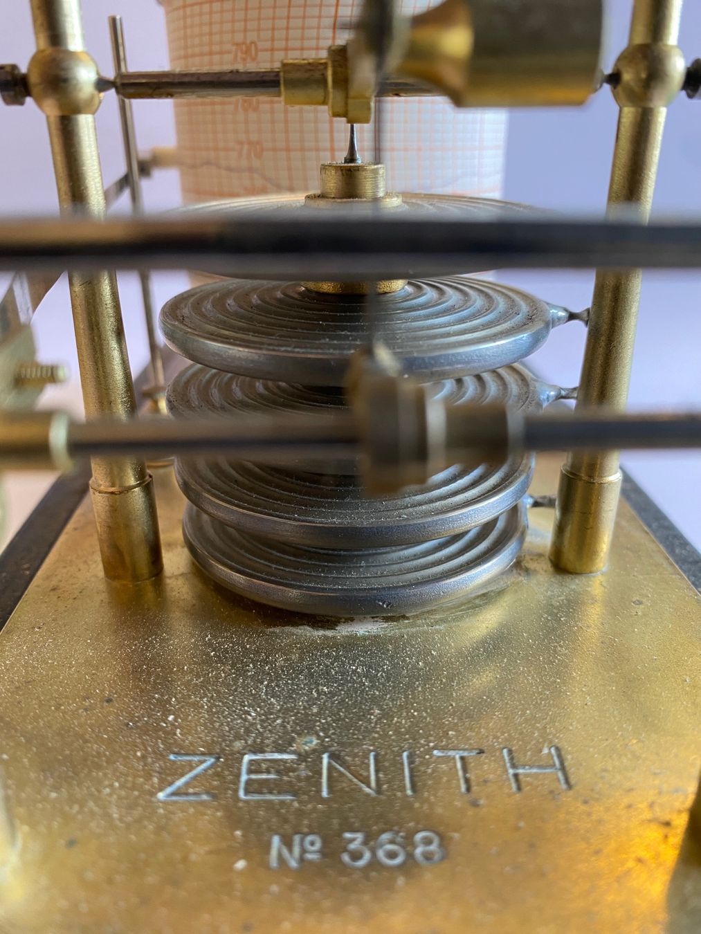 Misurare: Zenith Barograph Nr. 368 mit Glashaube, ca. 1950er – Usato da Winterthur venduto da dontcallmesailor 1