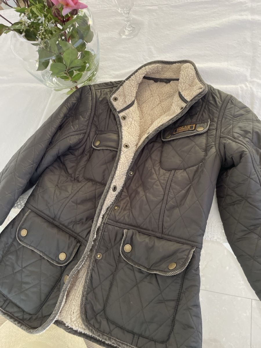 Barbour Giacche: Barbour gr36, tailliert, der Klassiker – Usato da Luzern venduto da aschenputtel01
