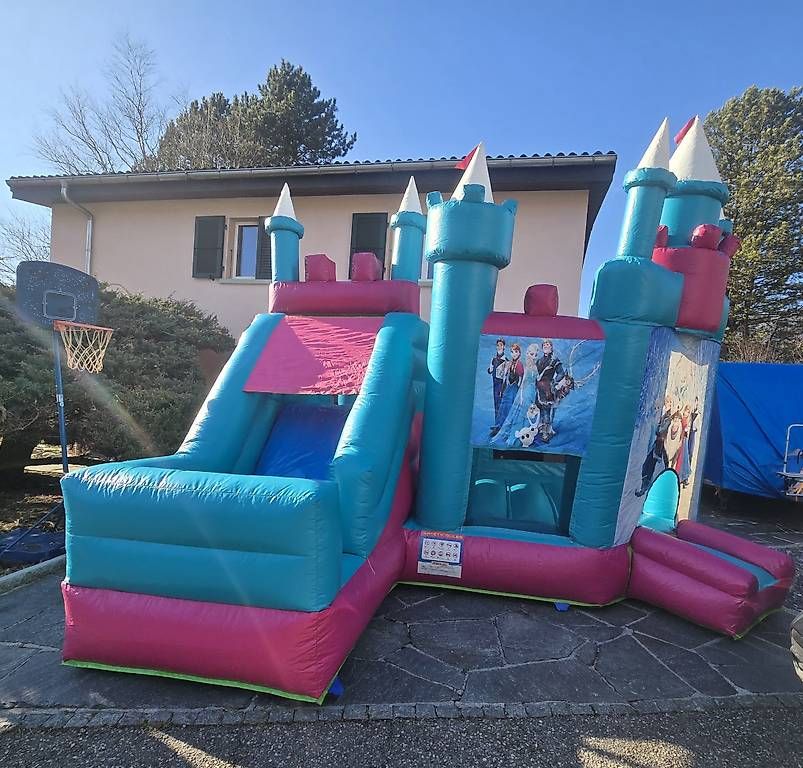 Scivoli: Château gonflable à louer – Usato da Bussigny venduto da jau_5zcy 3