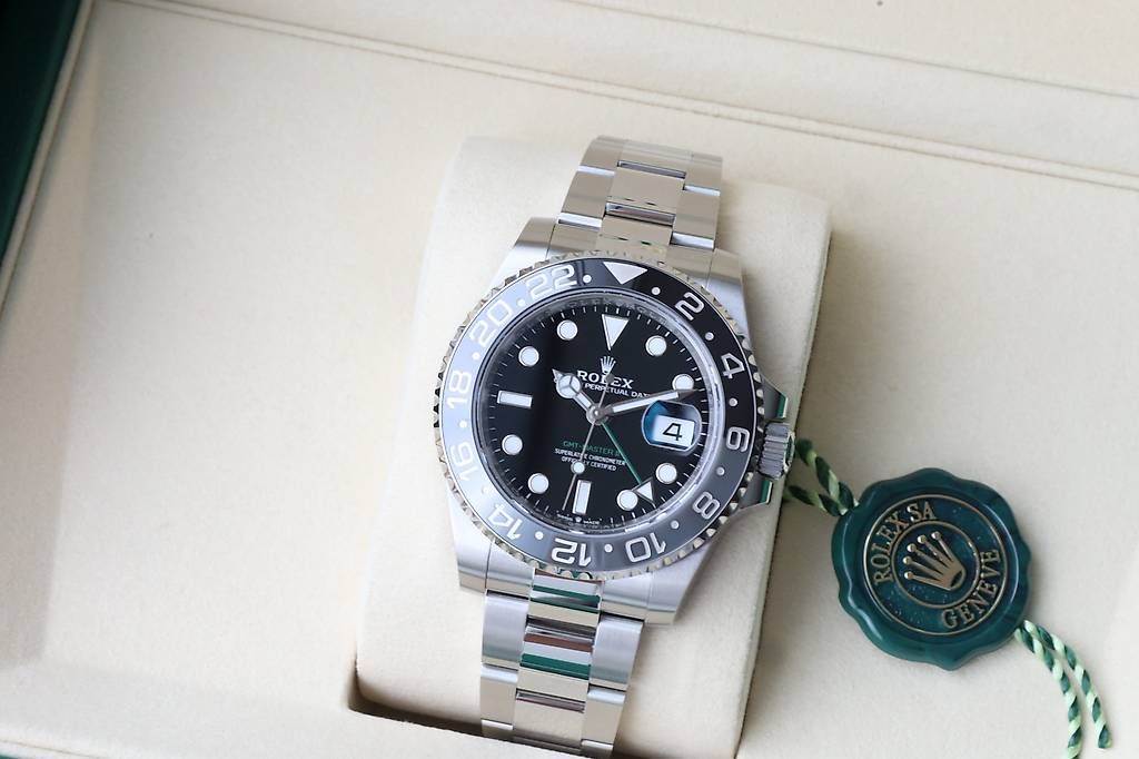 Rolex Orologi: Rolex GMT Master 2 126710GRNR – Nuovo e nell'imballaggio originale da Wollerau venduto da RekociTimepieceGmbH
