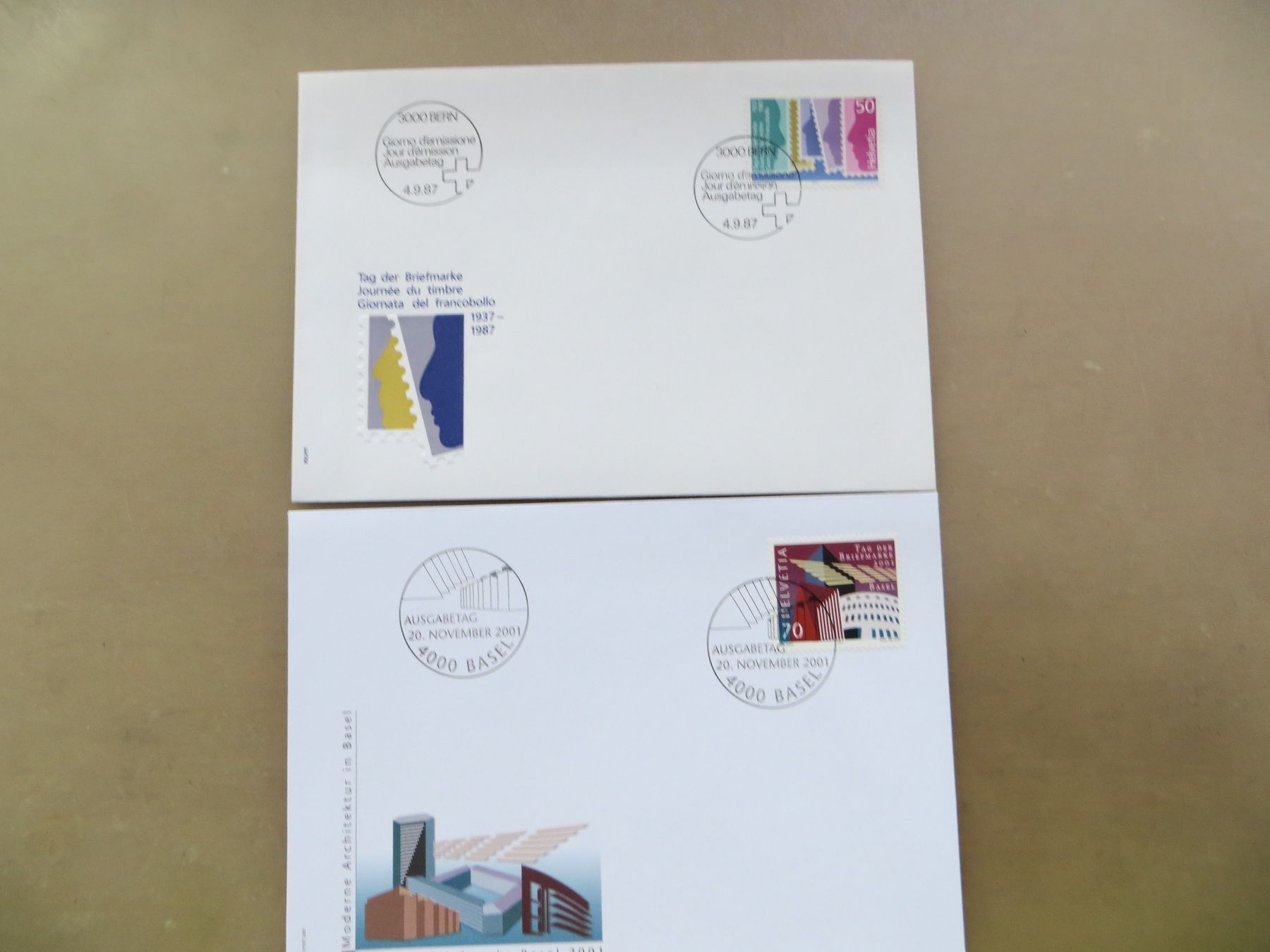 Tutti i francobolli: 2 Briefe FDC mit Couvert Tag der Briefmarke 1987+2001 – Usato da Basel venduto da 8013