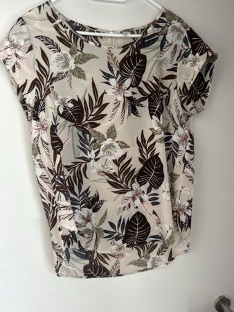 Bluse von Only, Grösse 38, beige mit Blumenmuster