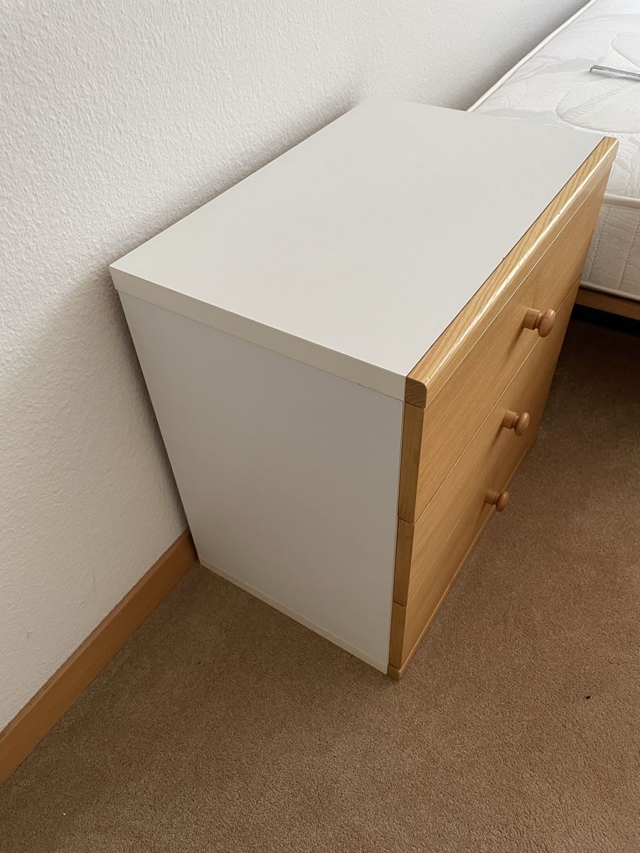 Tables de nuit: Nachttisch  – D'occasion à Schaffhausen par wunderpraechtig 1
