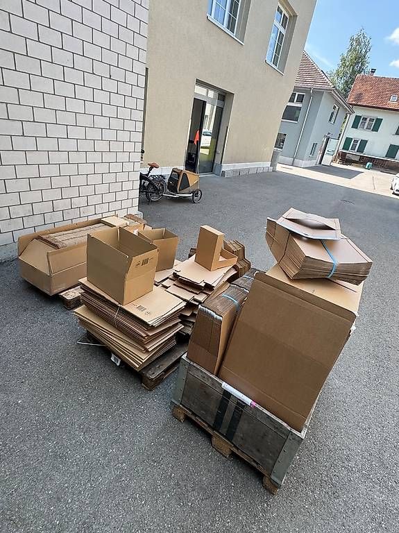 Füllmaterial: !!! SCHNÄPPCHEN !!! 4 PALETTEN Vpackungsmataerial – Neu (gemäss Beschreibung) aus Uttwil von Oers10