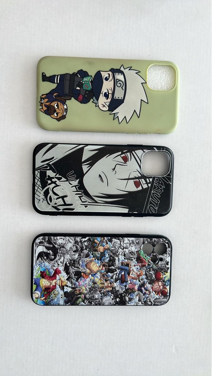 Apple Cover & Protezioni schermo: iPhone 11 div Anime Hüllen – Usato da Dübendorf venduto da takuya951753