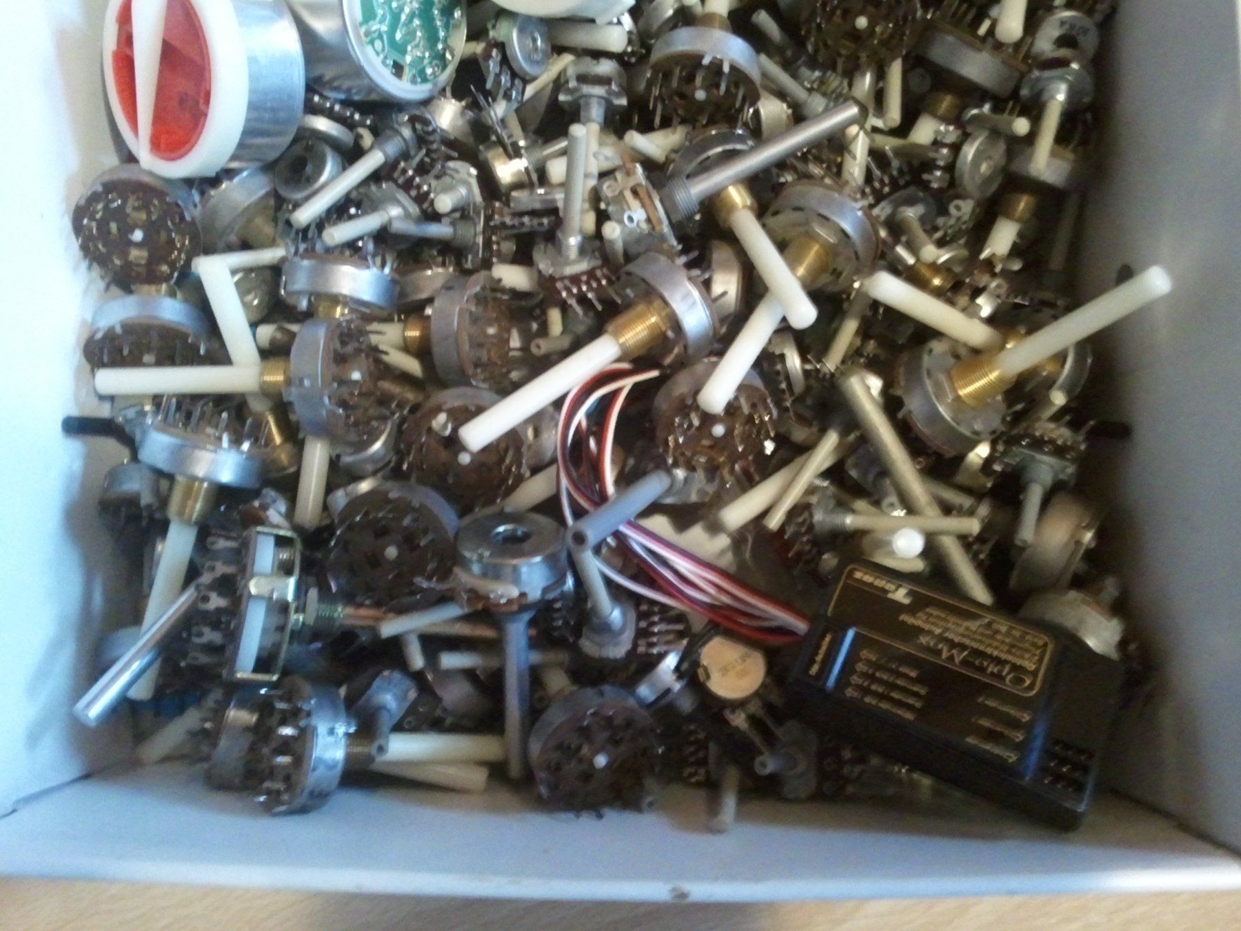 Componenti elettronici: Verschiedene Bauteile.. – Usato da Beatenberg venduto da fancy10 1