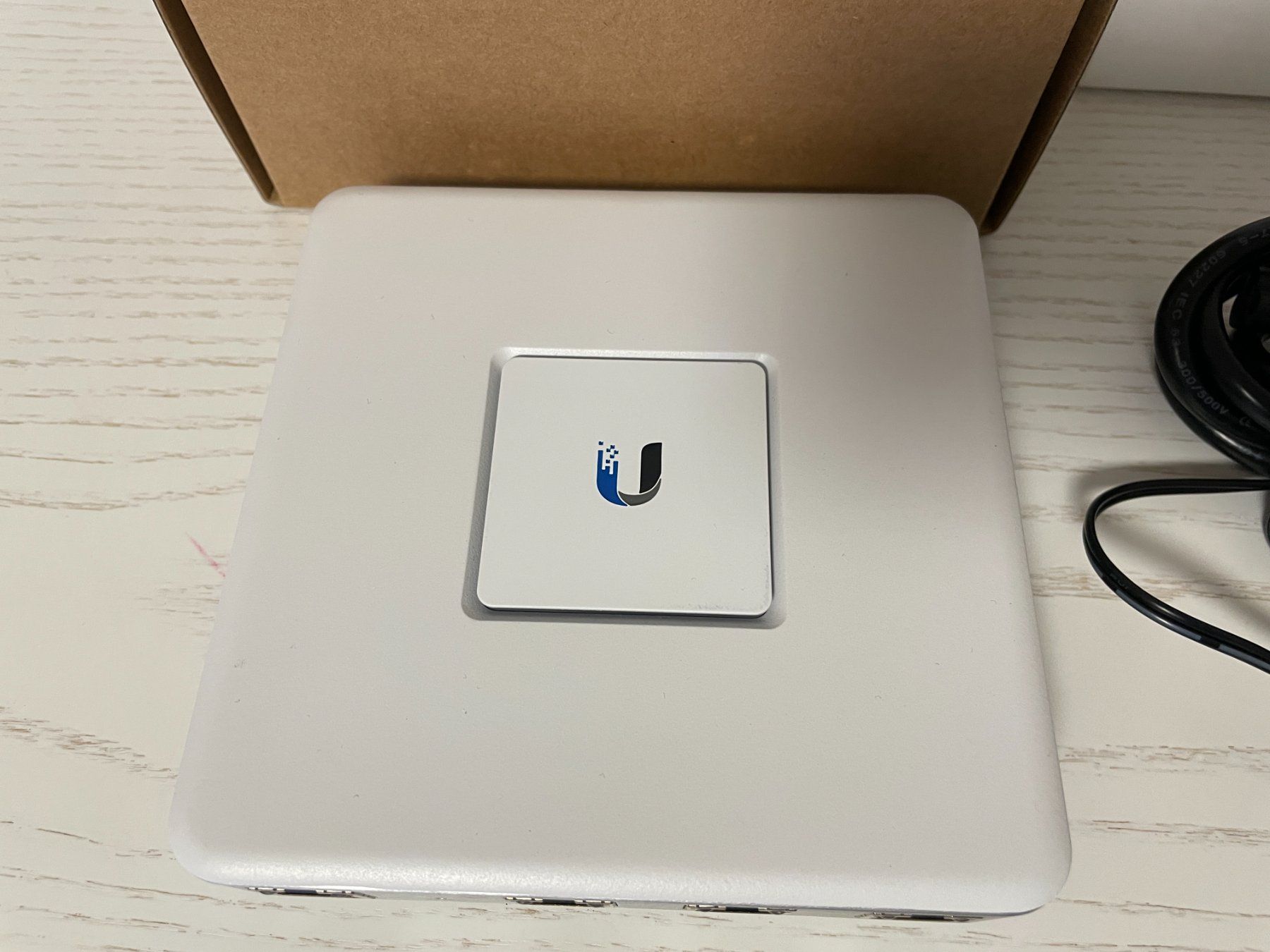 Firewall: Ubiquiti UniFi Security Gateway USG – Usato da Gettnau venduto da f10s6n 1