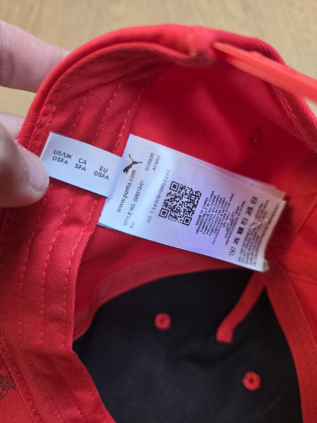 Puma Altro in  Abbigliamento & Accessori: Orginale Rote Puma Cap mit Schweizer Kreuz – Nuovo (secondo la descrizione) da Rikon im Tösstal venduto da dbseller95 2