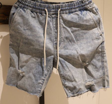 Pull&Bear Jeansshorts hellblau Grösse S (30)