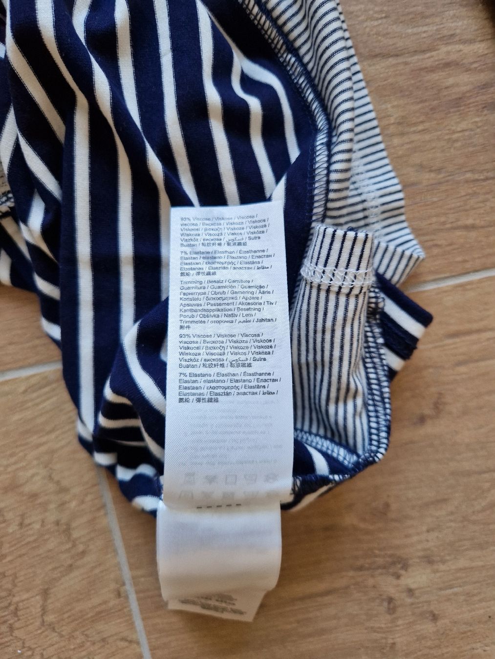 Esprit T-shirt: Esprit Shirt Grösse S – Nuovo (secondo la descrizione) da Eschenbach SG venduto da SanFranciscoCalifornia 2