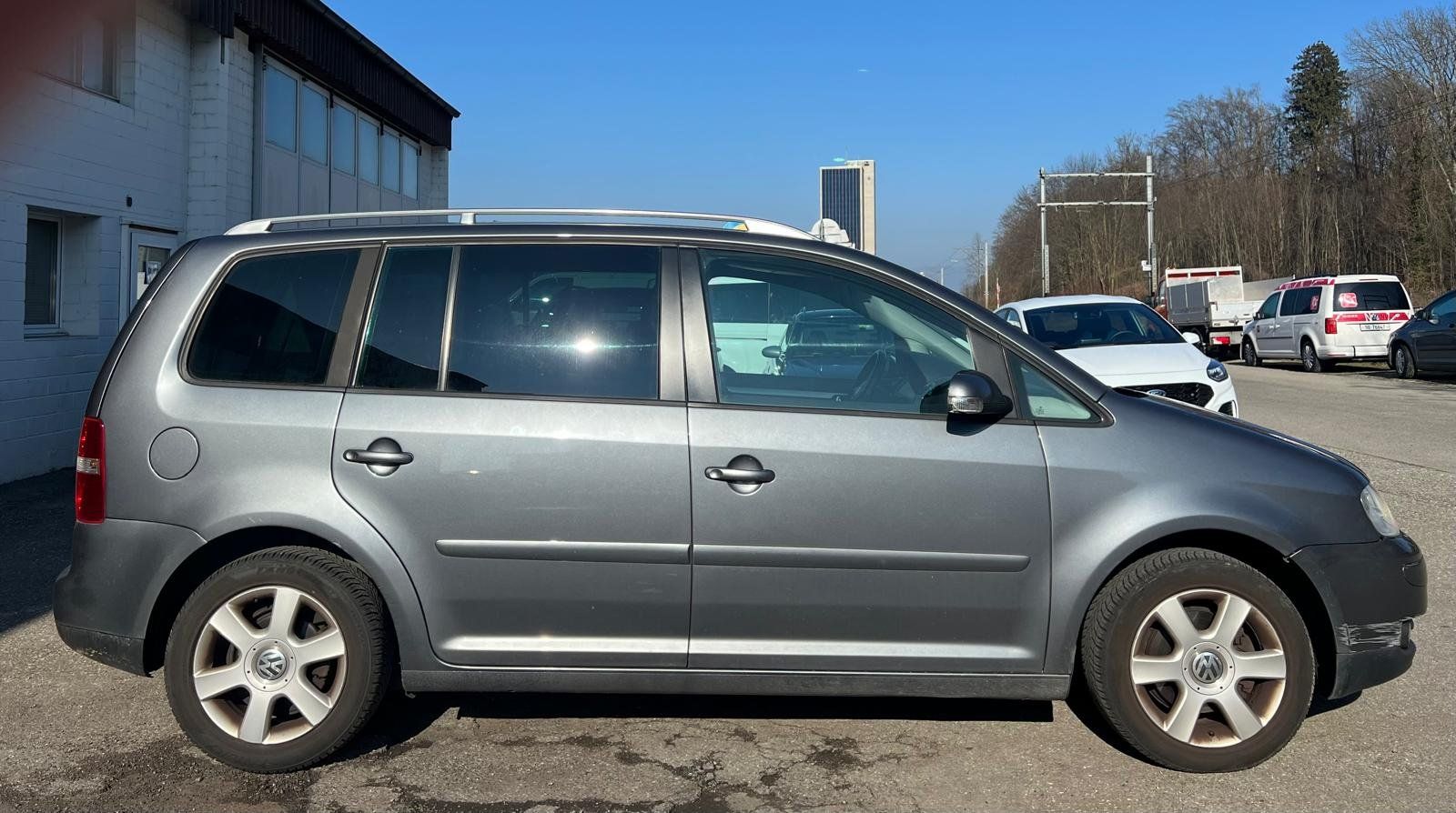 VW Autos: Vw Touran 2.0 TDI – Gebraucht aus Lyssach von  3