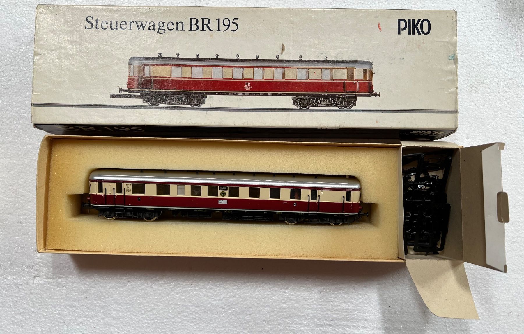 Piko Modellini di ferrovie: PIKO H0 BR 185 und 195 – Usato da Rebstein venduto da keeljohnpirat 1