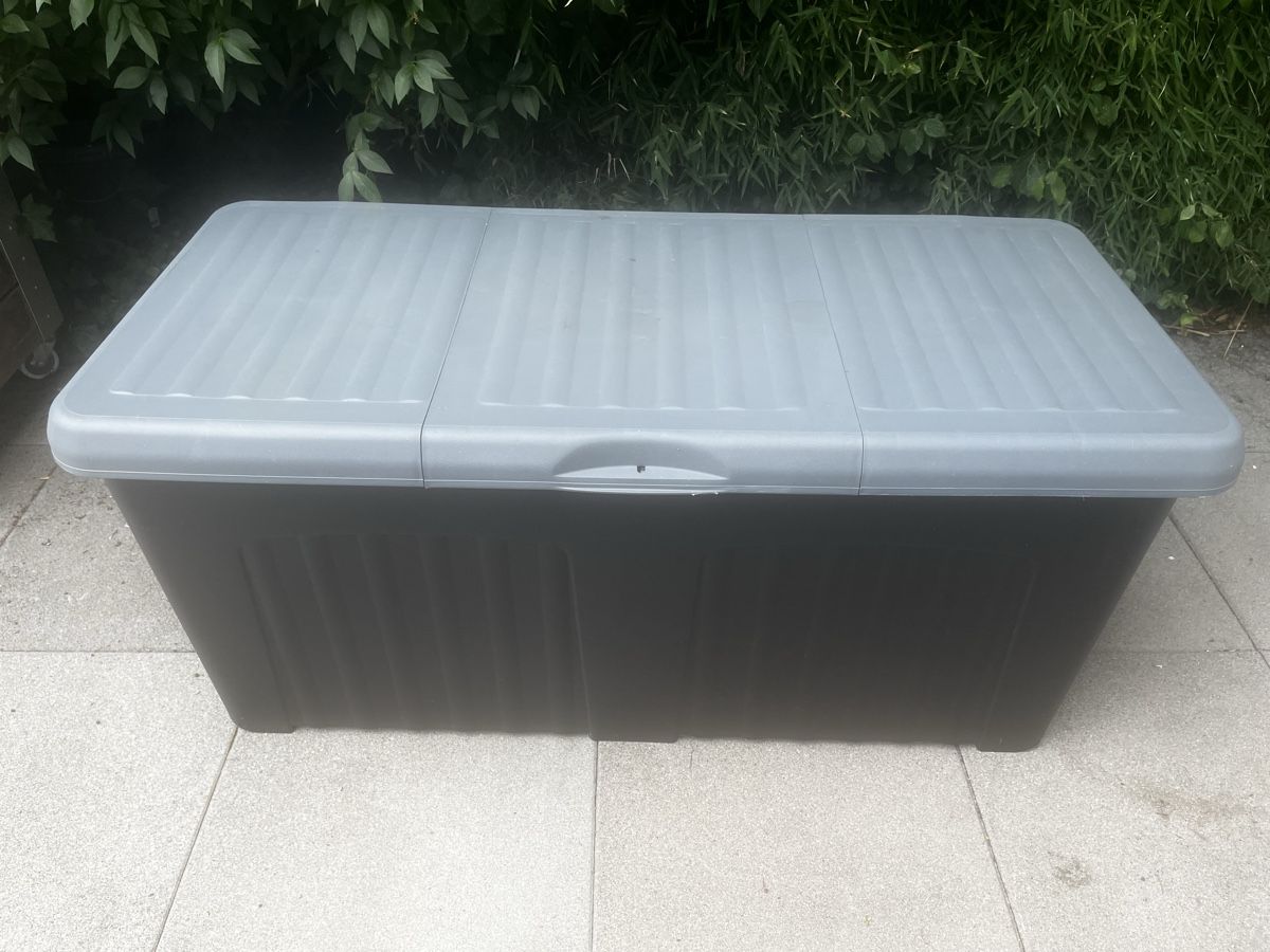 Box contenitori: Aufbewahrungsbox Gartenbox Kunststoff gebraucht – Usato da Seengen venduto da Pani09