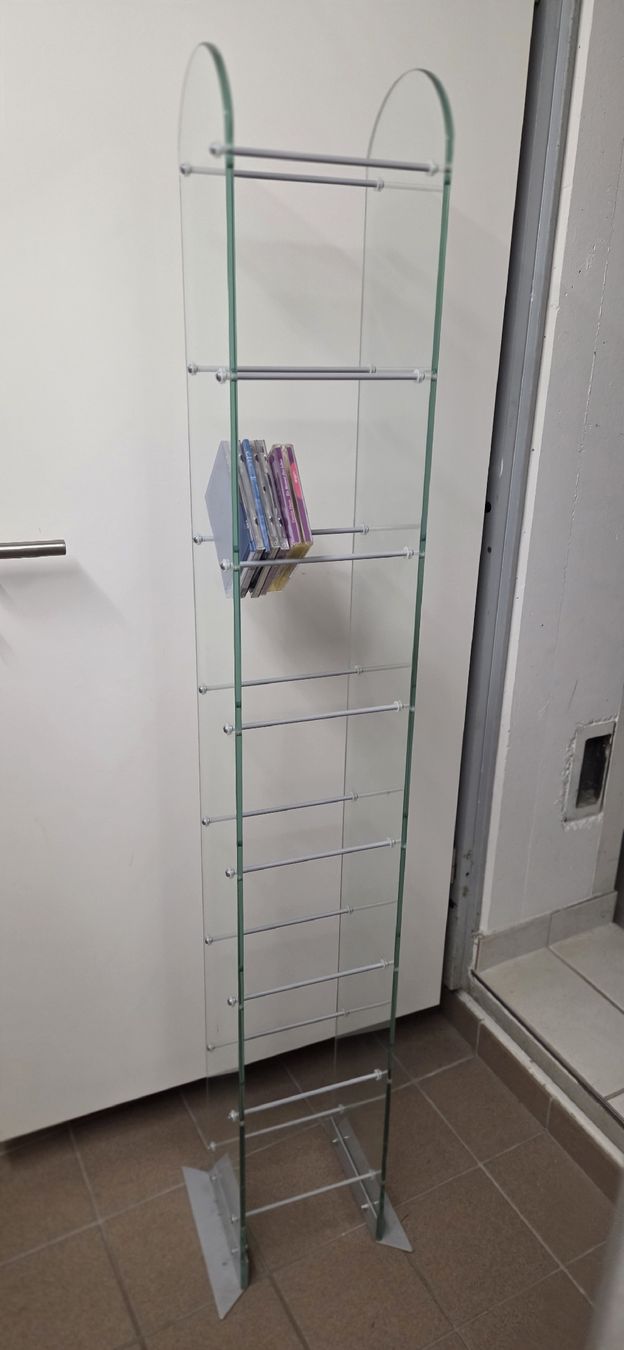 Racks & Ständer: CD Regal, modernes Design, Top Zustand! – Neu (gemäss Beschreibung) aus Metzerlen von kwg_mh6g