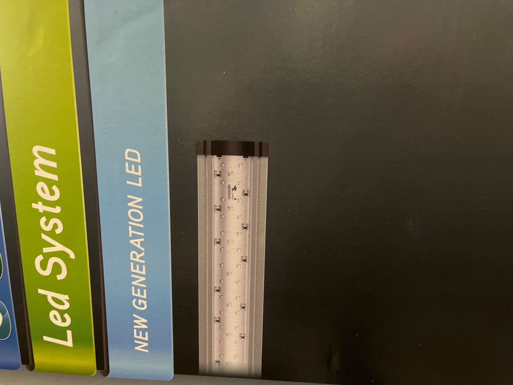 Acquari: Aquarium Advance Led 80 avec éclairage – Usato da Plan-les-Ouates venduto da babsbonplan 1