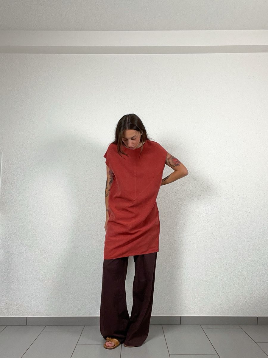 Stefanel Vestiti: Stefanel Oversized Brick Red Linen-Blend Dress – Usato da Knonau venduto da Grapesvintage