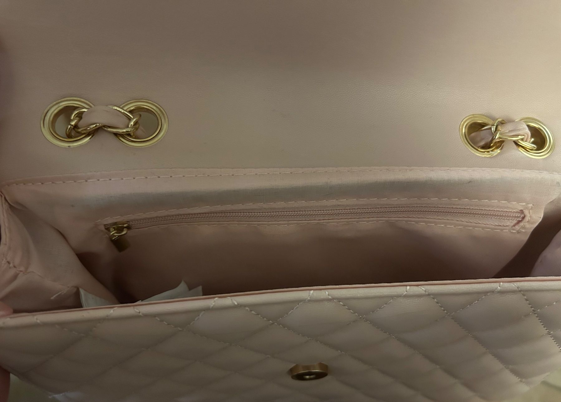 Borse da donna: Rosa Handtasche mit goldener Kette – Usato da Oberkulm venduto da angela_05 4