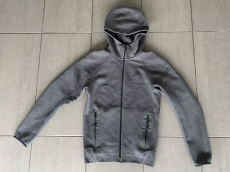 Kapuzenjacke Nike dunkelgrau