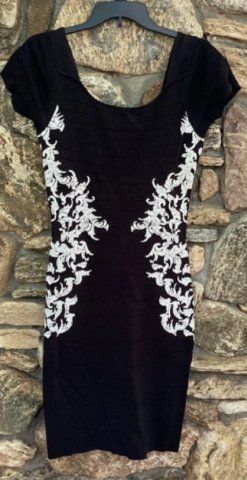 Vestiti: Wunderschönes schwarzes Jersey-Kleid Premium  - Frank Lyman – Usato da Kreuzlingen venduto da glo_yg6c