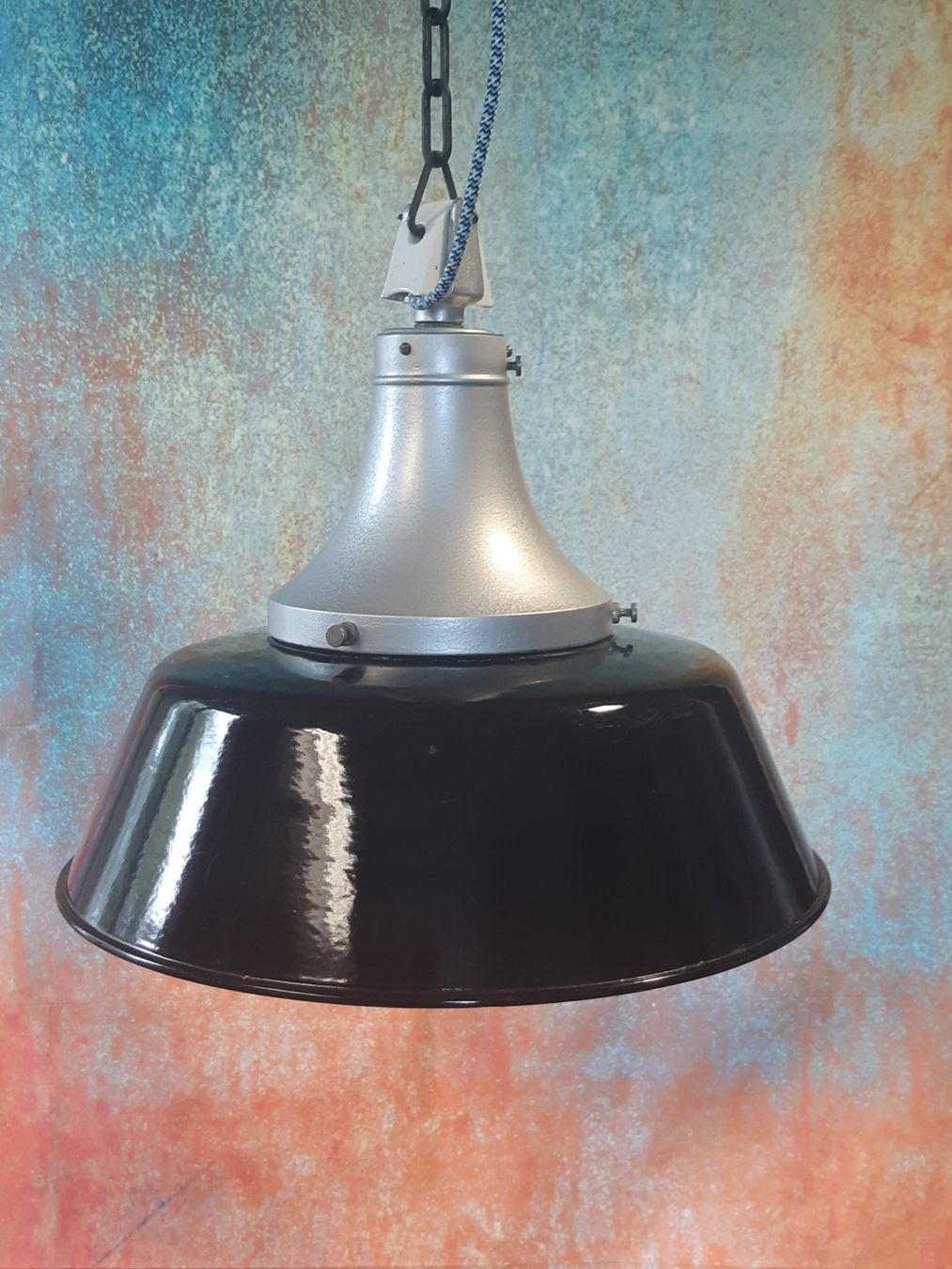 Lampade: Alte Emaille Industrie Lampe – Usato da Winterthur venduto da lampenretter 1