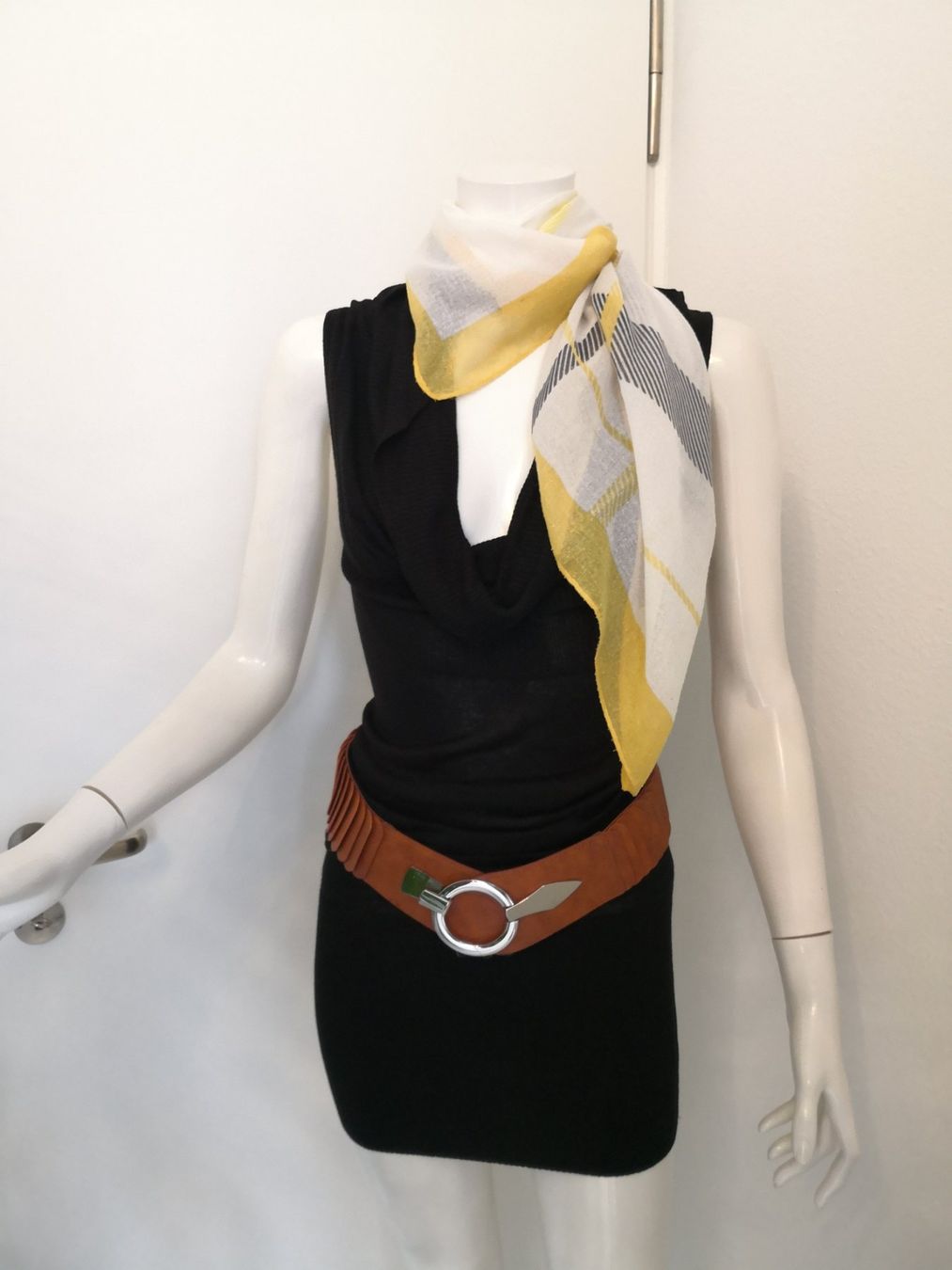Opus Foulards, Tücher & Schals: 🤩OPUS SCHAL WEISS MIT MUSTER – Gebraucht aus Olten von Naja-Twins-Twins 1