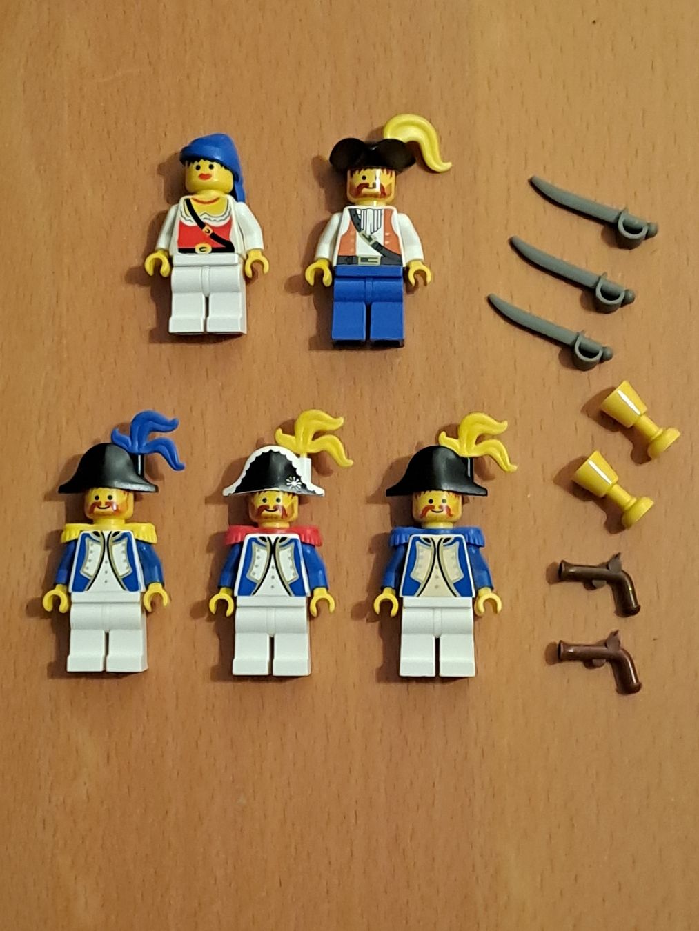 Lego Giocattoli: Lego Piraten Figuren  Versand möglich – Usato da Kestenholz venduto da Knox1973