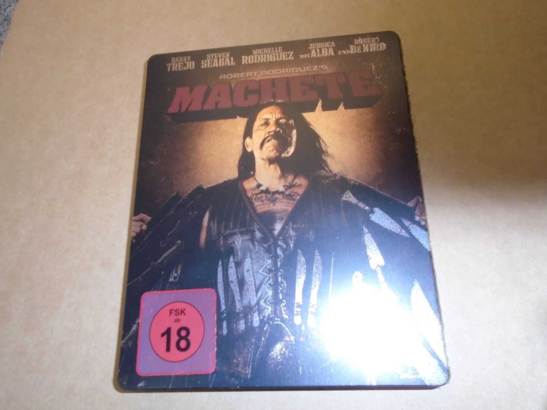 Tutti i DVDs: Machete BLU-RAY STEELBOOK – Usato da Olten venduto da Disc-Ausverkauf