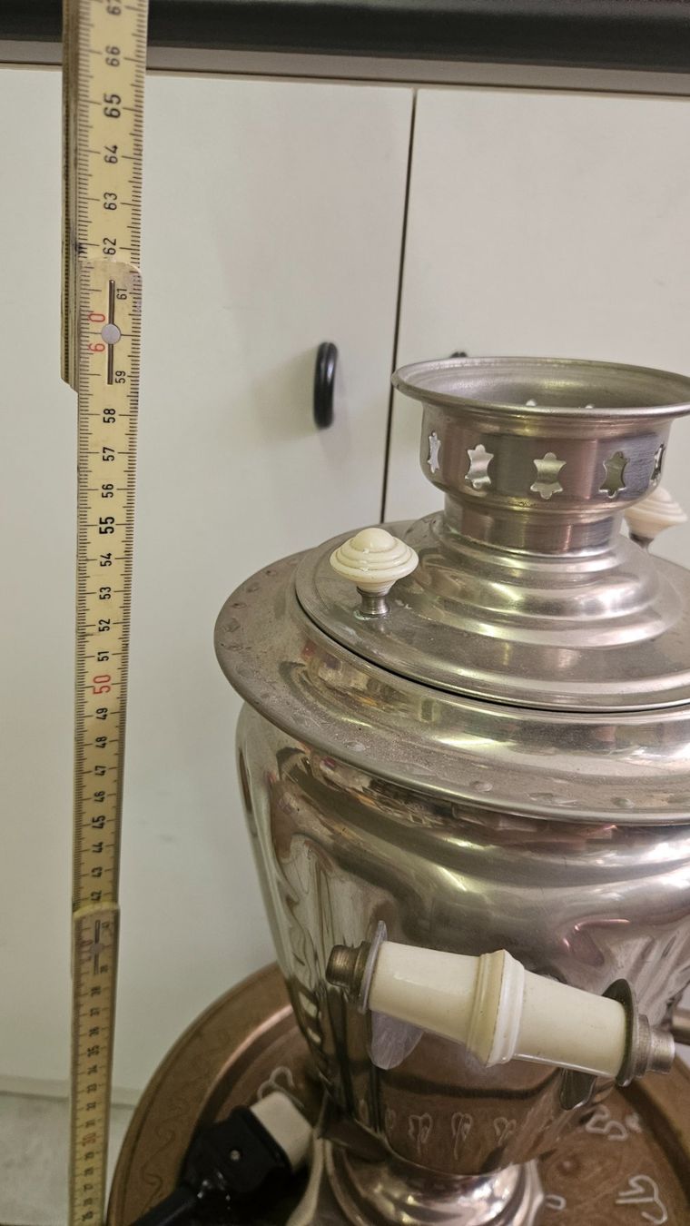 Teiere: Samovar elettrico con tavolino e vassoio – Usato da Melano venduto da H-Sara 3