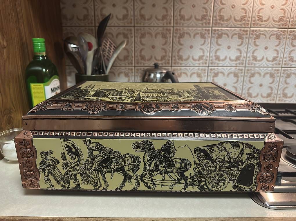 Truhen: Vintage Blechtruhe Nürnberg  – Gebraucht aus Zürich von 2-m. 2