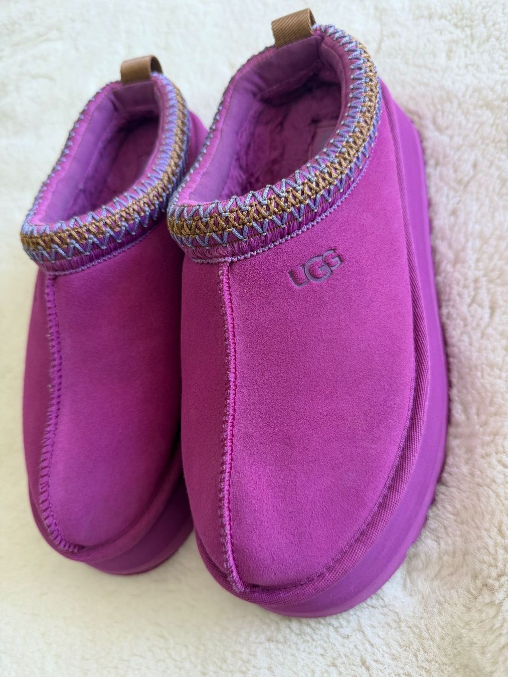 Ugg Chaussures femmes: PINK UGGS – Neuf (Voir description) à Lausanne par naa_f7gg 2