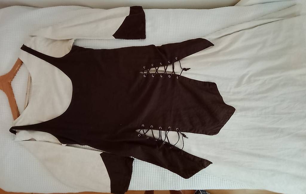 Kleider: Mittelalter Kleid Baumwolle Leinen Grösse S/M – Gebraucht aus Riedholz von Dieter_Pfeiffelmann 1
