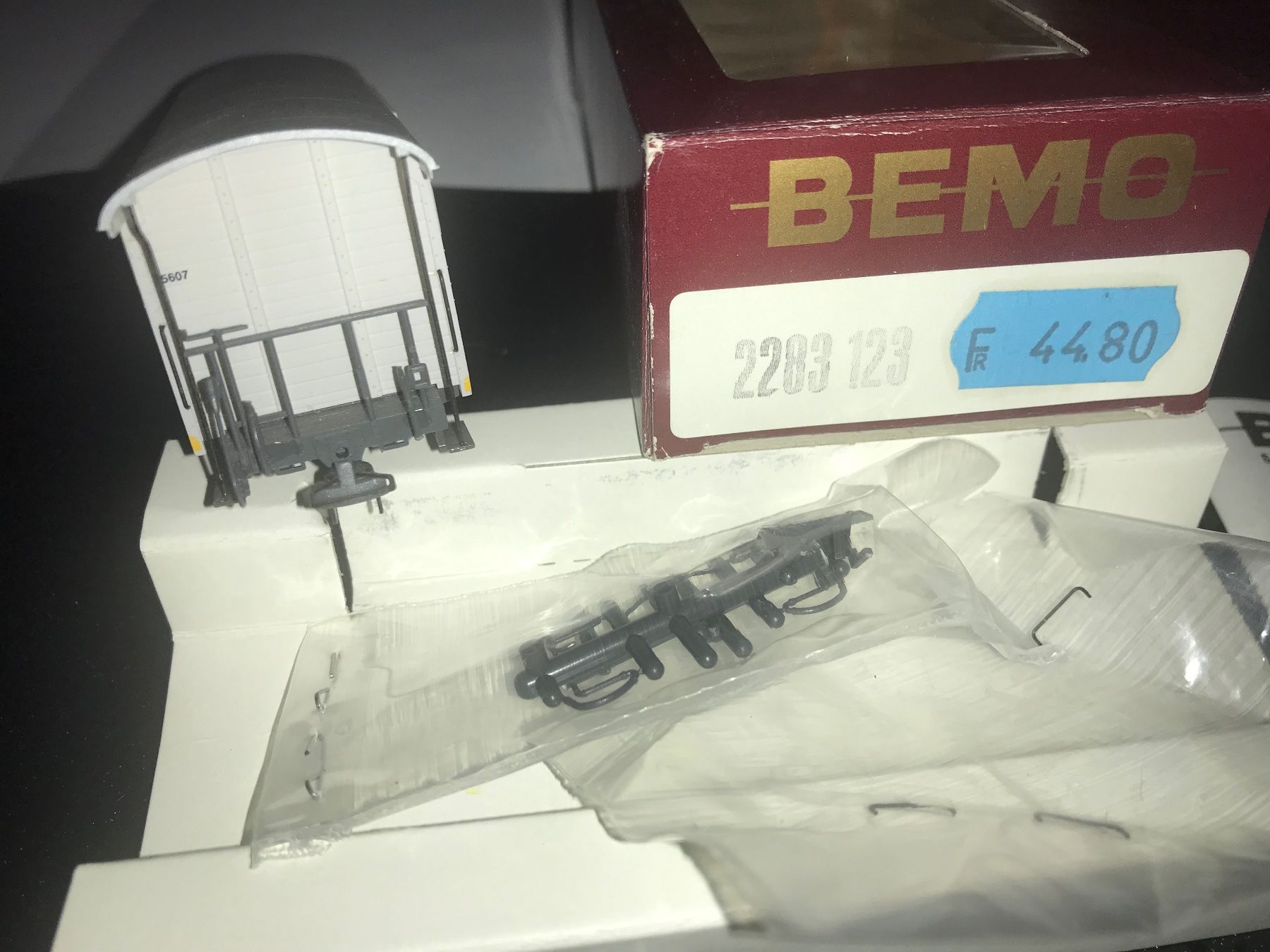 Bemo Modellini di ferrovie: 7 neuwertige Güterwagen RhB , mit OVP – Nuovo e nell'imballaggio originale da Glis venduto da 1Hector1 7