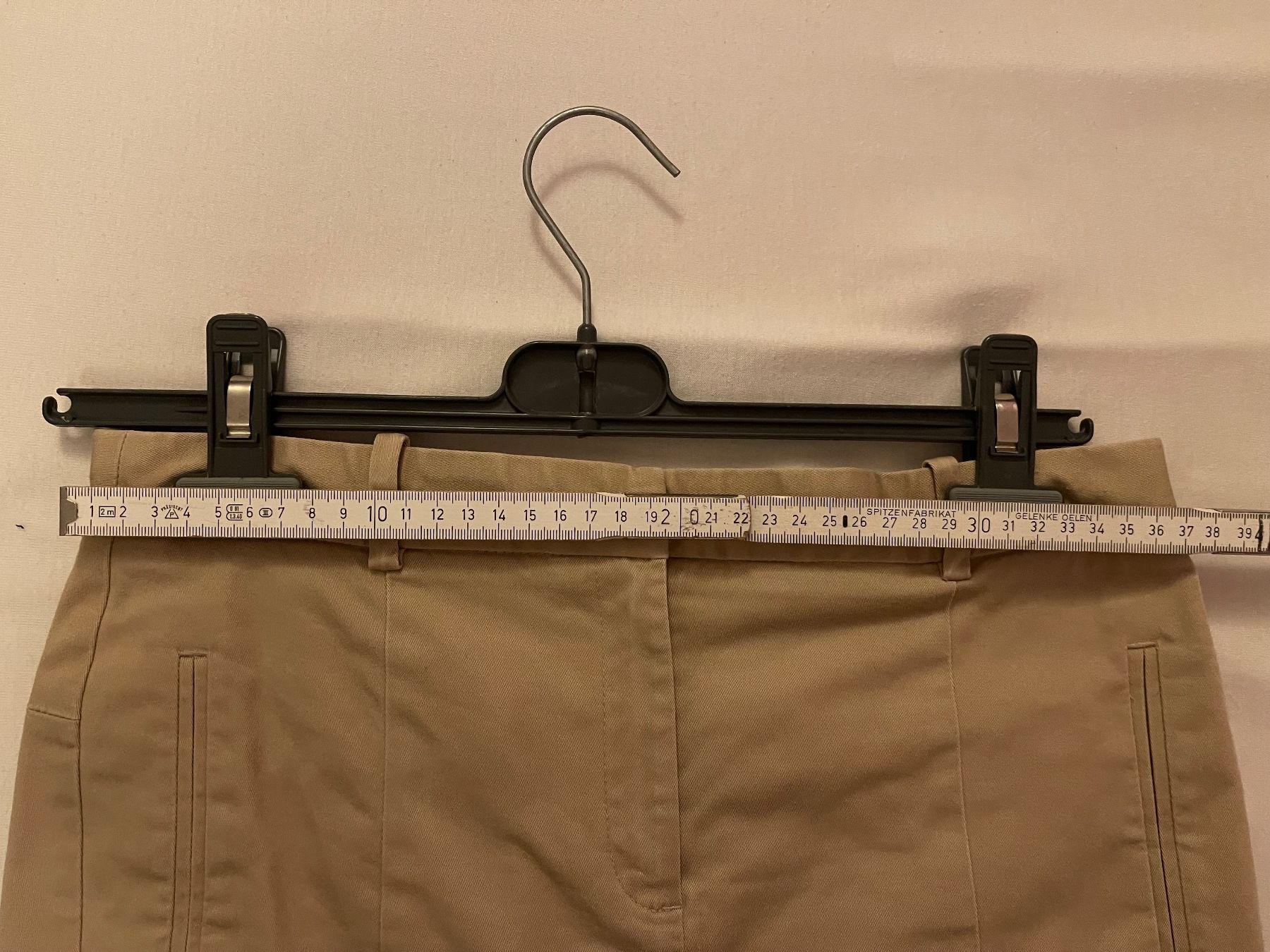 Zara Jupes: Jupe de tailleur Zara Basic taille S beige – D'occasion à Colombier NE par Nikkon 6