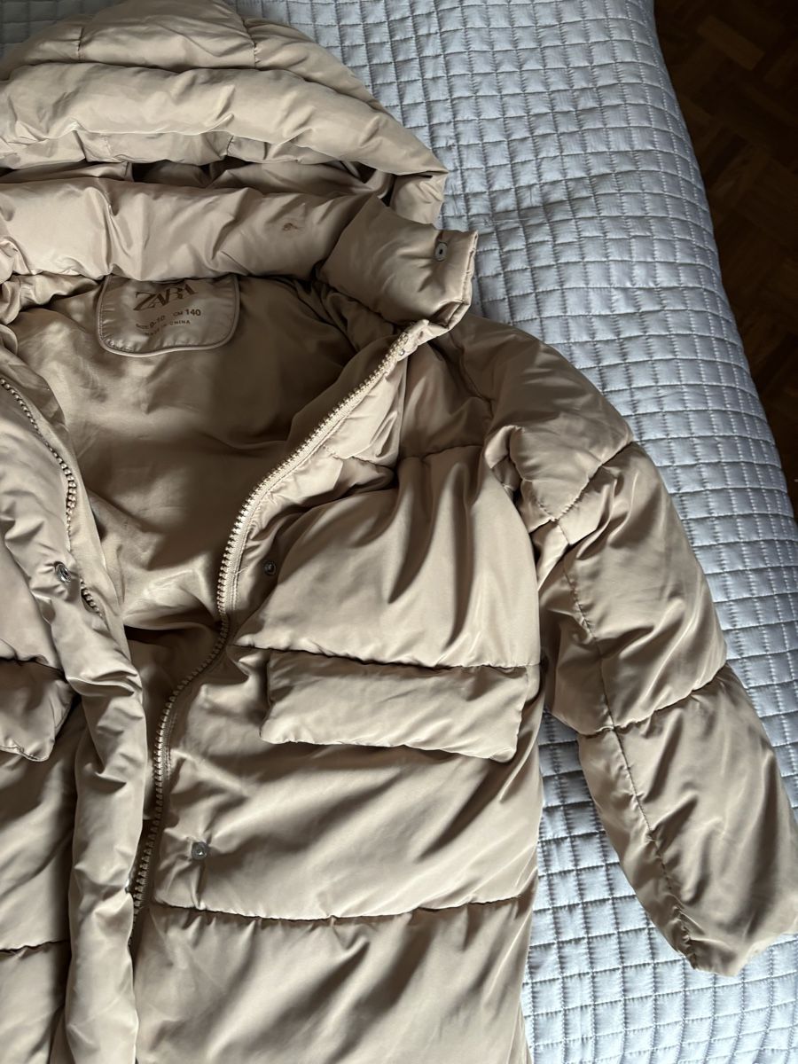 Zara Giacche & Cappotti: ZARA Jacke Mädchen Winterjacke Gr. 140 – Nuovo (secondo la descrizione) da Thalwil venduto da ver_j2lw 3