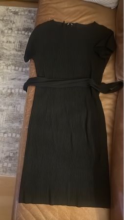 Elegantes, plissiertes Maxikleid, Schwarz, Grösse M