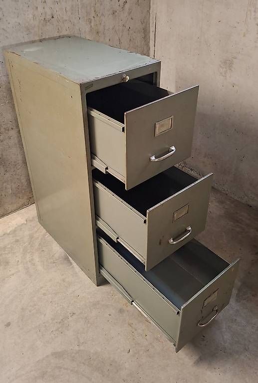 Schränke: Metallschrank / Schubladenstock – Gebraucht aus Steffisburg von Rasch10 1