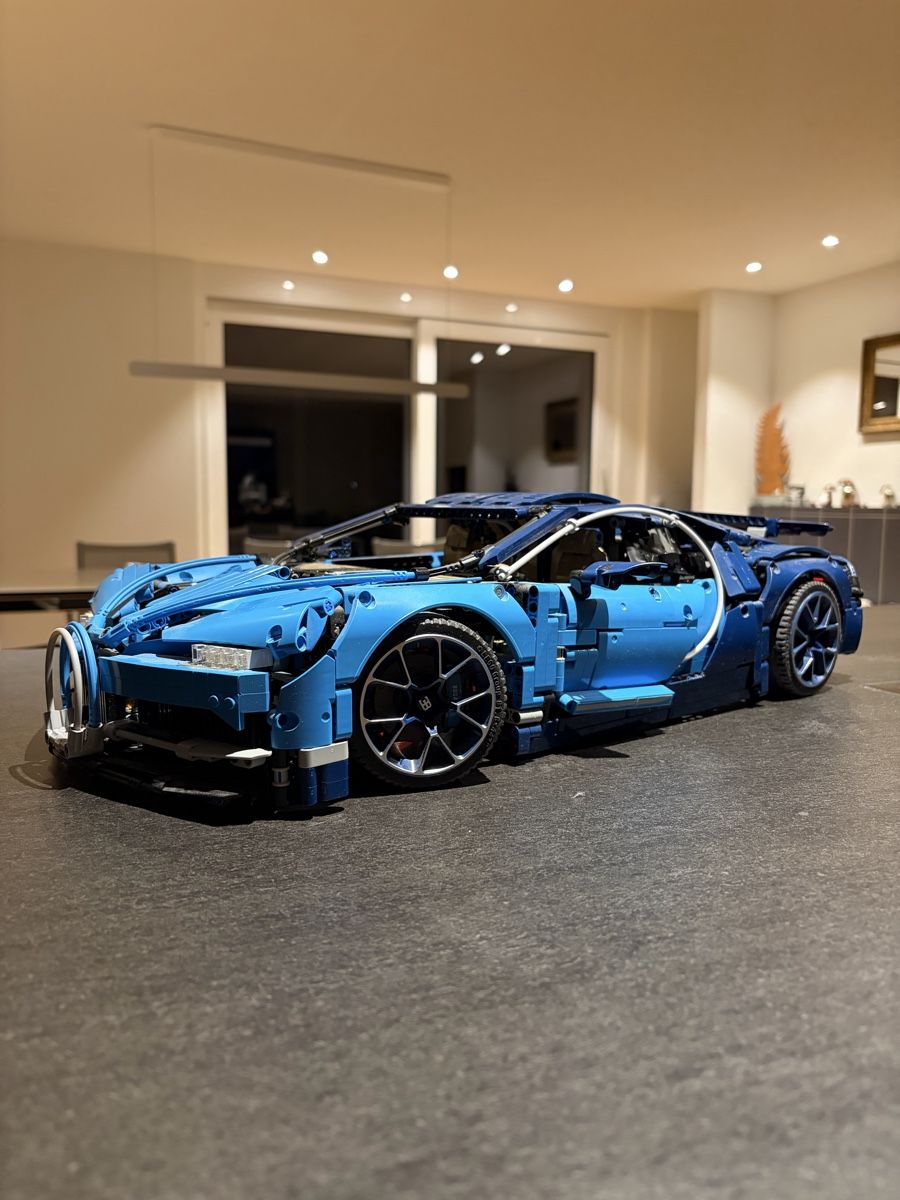Lego Spielzeuge: Bugatti Chiron Lego Technic(Anleitung dabei) – Gebraucht aus Derendingen von gia_g6fl 1