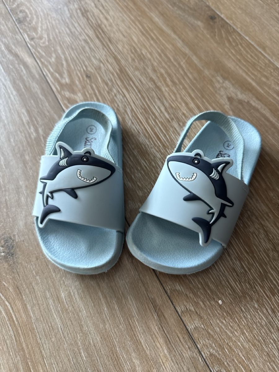 Chaussures garçon: Claquette taille 24 – D'occasion à Enney par audrey_brrz