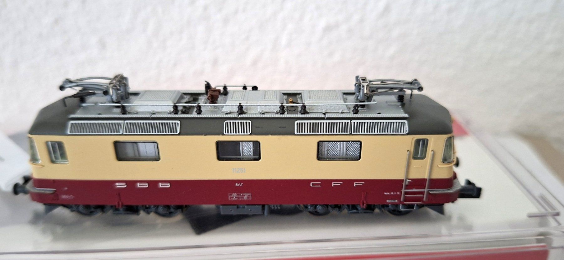 Fleischmann Modellini di ferrovie: Fleischmann Re 4/4 II " TEE " 732400 – Nuovo e nell'imballaggio originale da Biberist venduto da Ntrains 6
