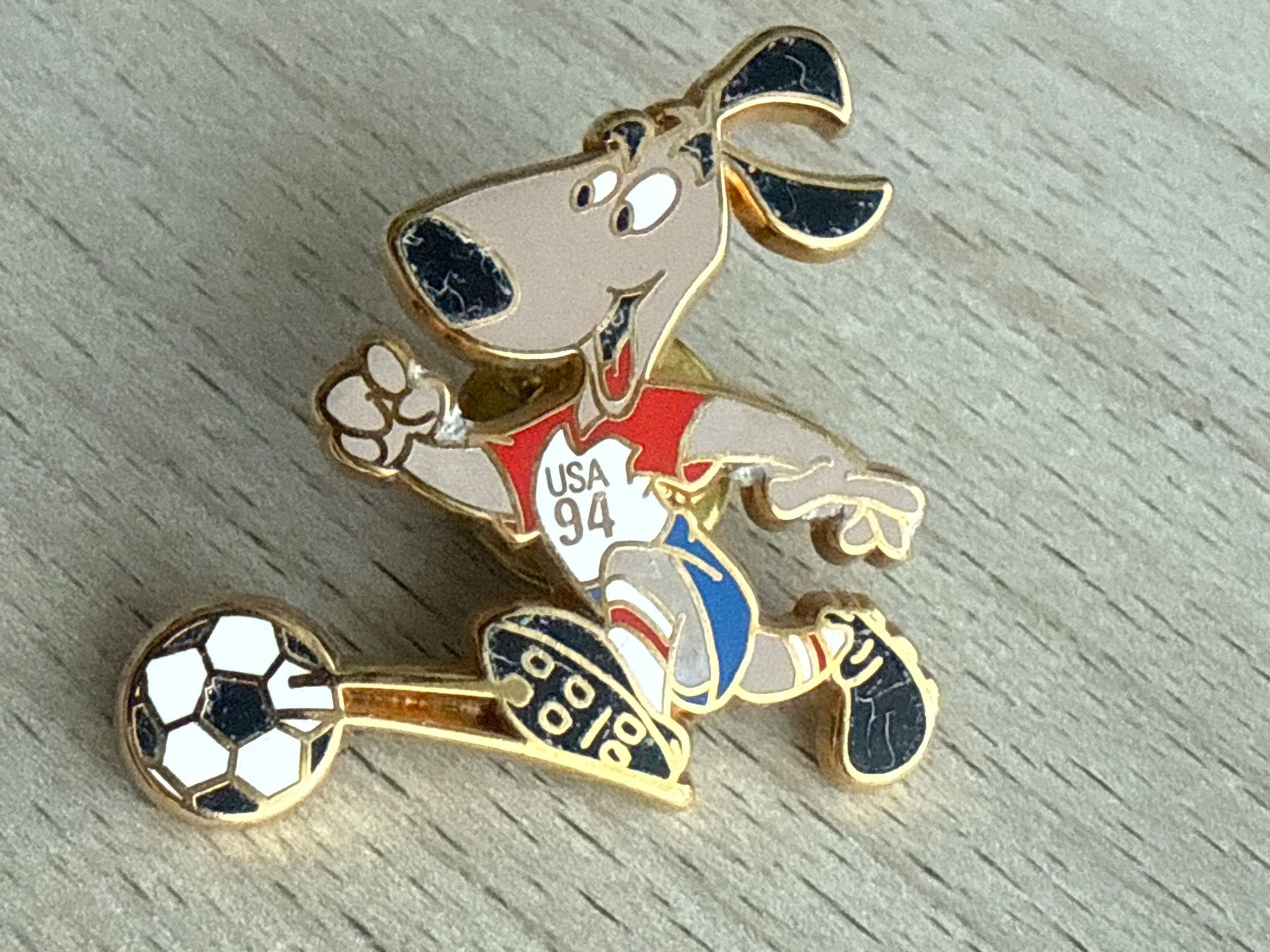 Placchette & Badge: Pin WM USA 94 – Usato da Glattbrugg venduto da Schweigmatt