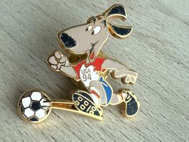 Pin WM USA 94